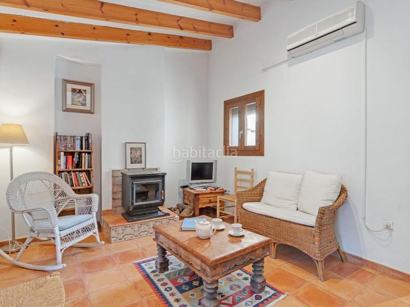 Foto 6e884394-3426-4cb2-86d3-09650e2be290. Casa adossada a calle verge del miracle 69 a Relleu