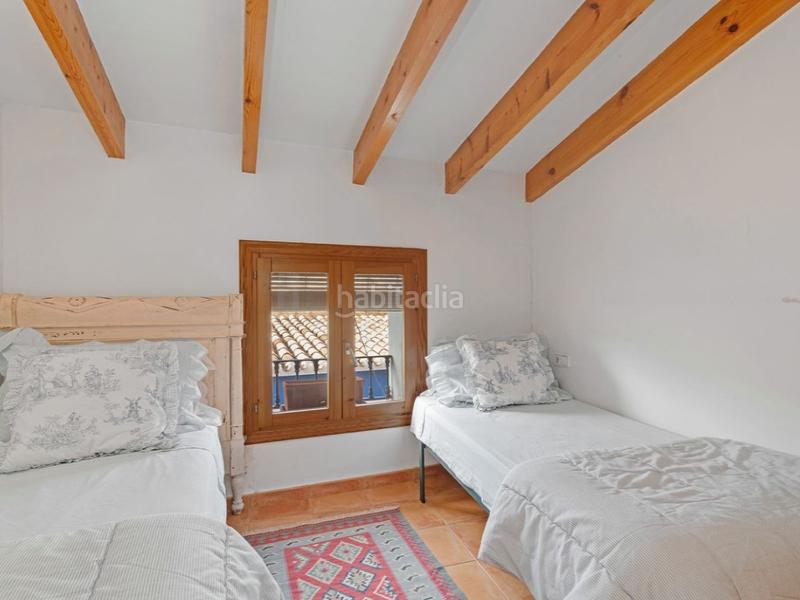 Foto 8d9aba51-1342-4ea5-9627-500e4ce9fe80. Casa adossada a calle verge del miracle 69 a Relleu