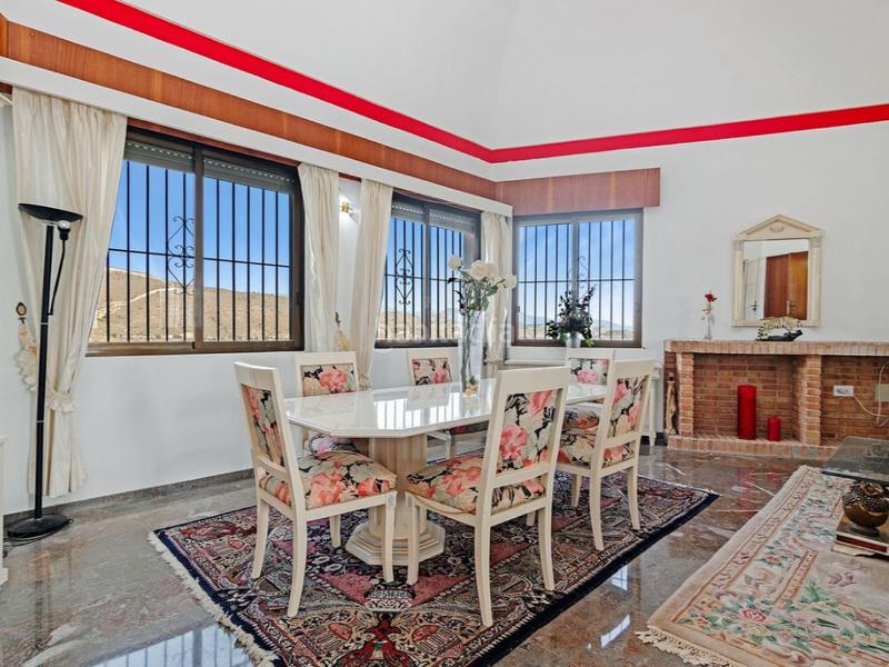 Foto c8e572e5-f2bb-4ad6-9e06-34e3c68fac57. Casa amb piscina a Pueblo Acantilado-Lanuza Campello (el)