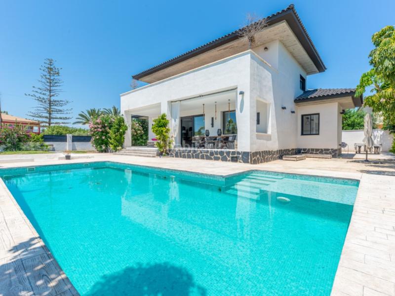 Foto 24bc9d48-1399-4cc4-983e-2e17a81b899f. Casa amb piscina a La Font-Mezquitas San Juan de Alicante