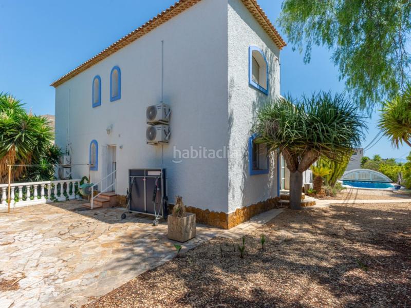 Foto 563ddc30-210b-4eb6-8854-bec8b6e367d3. Casa a calle torrevella 21 a Pueblo Acantilado-Lanuza Campello (el)