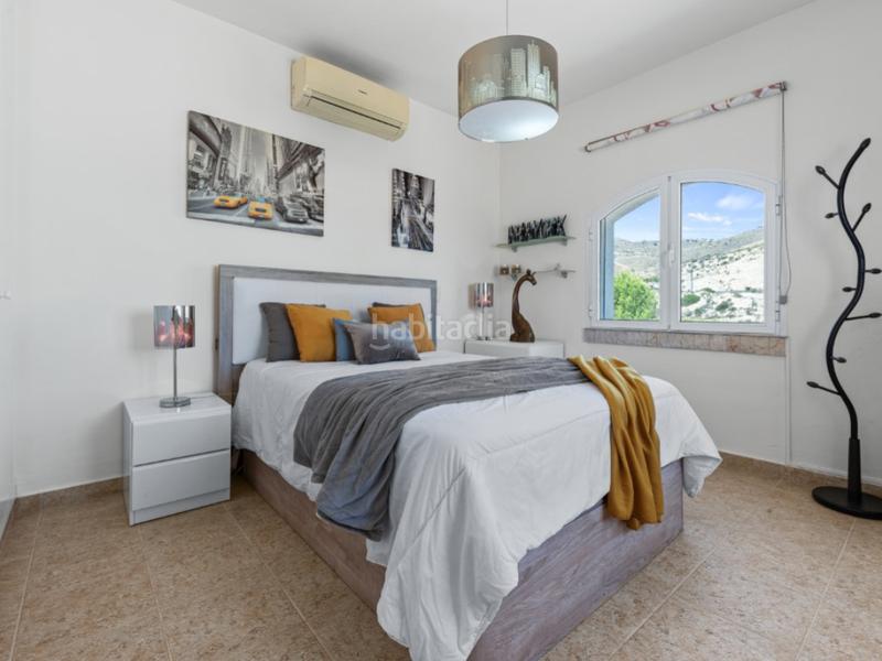 Foto 9023993f-6e0b-4e94-a251-601b4832a978. Casa a calle torrevella 21 a Pueblo Acantilado-Lanuza Campello (el)