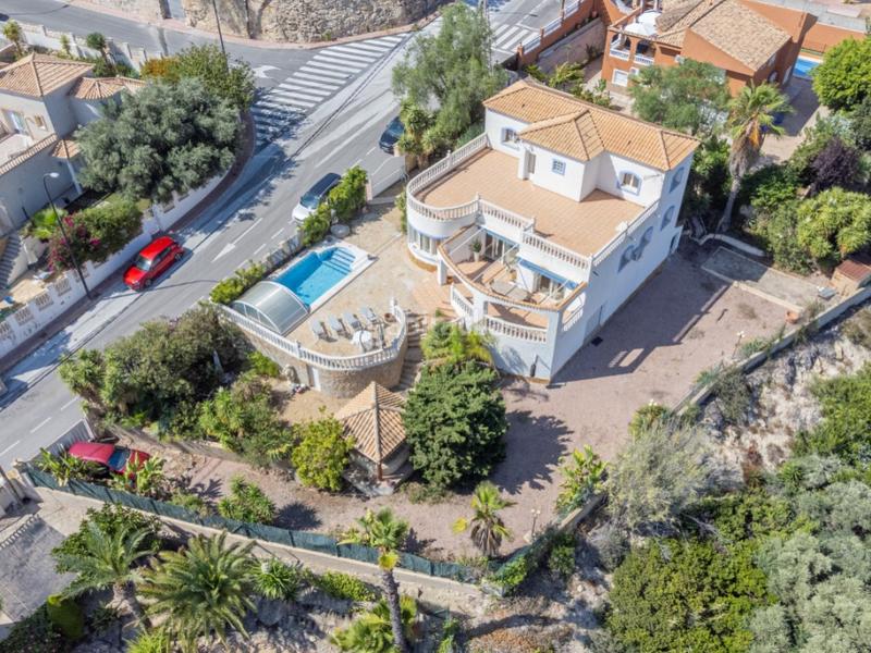 Foto a5b6850d-411f-48f9-bedb-009680b9b34e. Casa a calle torrevella 21 a Pueblo Acantilado-Lanuza Campello (el)