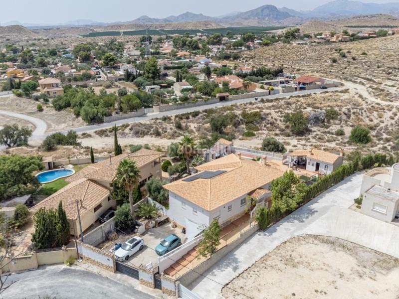 Foto 19cbbd6e-b0e4-4d3e-aed1-356b972de0bc. Casa en calle oliveres-ur llano pastors 4/42 villa llano de los pastores en Busot