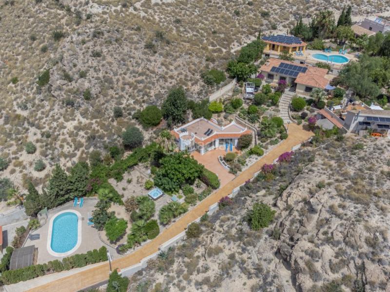 Foto 8d18262f-a8e8-4031-8b62-800d6d4f3f86. Local comercial impresionante complejo vacacional en venta en Sant Vicent del Raspeig