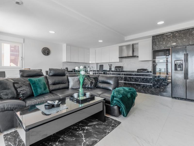 Foto bd00a347-2d4a-4d22-aa8c-a9b3ddd80160. Apartament amb aparcament a Campello Pueblo Campello (el)