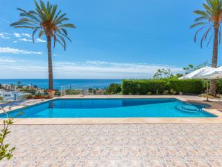 Casa  N/a. Villa de lujo con vistas panorámicas al mediterráneo en montibol