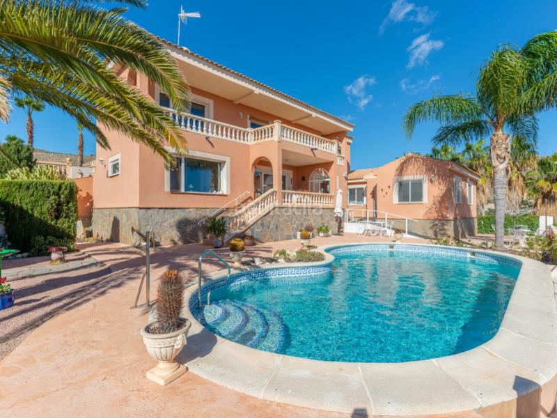 Foto 36ac80a0-d420-40a1-aad2-4af332adaf38. Casa a calle ginebra 5 a Pueblo Español-Coveta Fumá Campello (el)