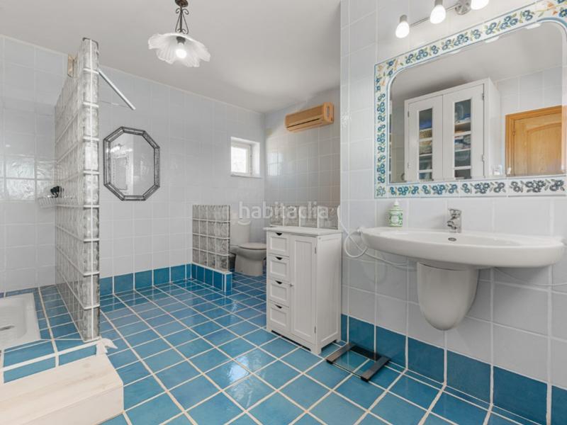 Foto 6d7d31df-9e47-40f9-a778-8de0115d57f9. Casa a calle ginebra 5 a Pueblo Español-Coveta Fumá Campello (el)