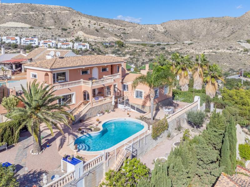 Foto aab0d20b-10e2-4e4c-8880-323a00c16a5a. Casa a calle ginebra 5 a Pueblo Español-Coveta Fumá Campello (el)