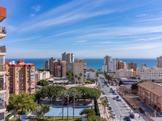 Apartment  Avenida ausias march. Apartamento reformado de 3 dormitorios con vistas al mar en el c