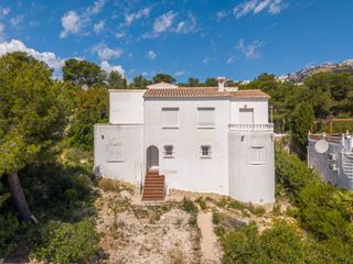 Casa  Calle pp cds mar1 cr general 12. Villa independiente en parcela elevada con vistas abiertas al ma