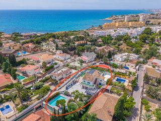 Haus in Calle herbers 8. Villa 6 habitaciones,  duplex venta el campello