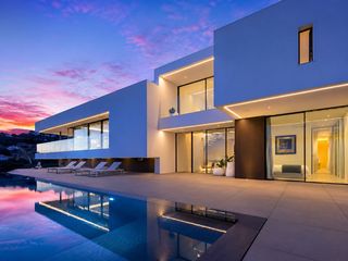 Casa a Cumbre del Sol. Exclusiva villa de lujo en la costa blanca norte con spa privado