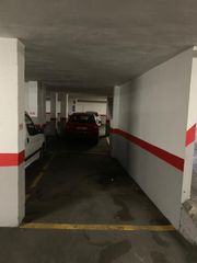 Car parking  Calle cronista vicent beguer esteve. Parking para coche