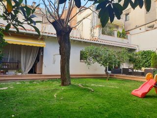 Casa en Centre Badalona. Casa con 5 habitaciones con parking, calefaccin y aire acondici