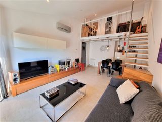 Piso  Carrer de maria auxiliadora. Piso con 3 habitaciones con ascensor, calefaccin, aire acondici