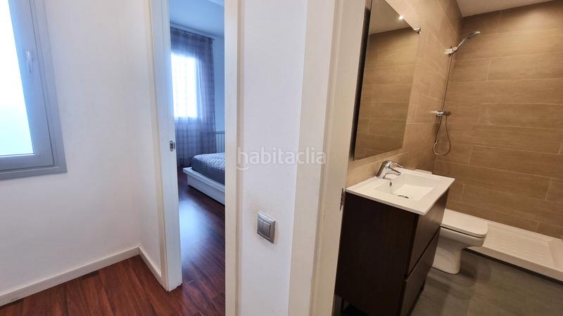 Foto a773fb71-ea3d-4647-92c2-61d004a37135. Casa  amb badiu en Centre Badalona