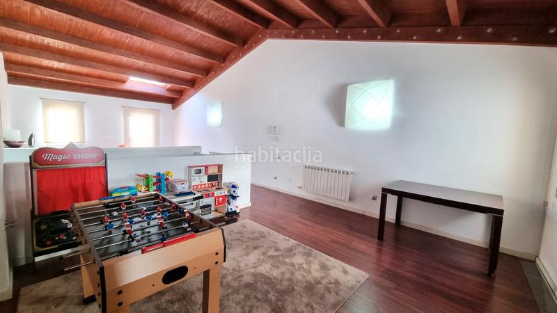 Foto fb2aa811-cbb2-4343-826f-efb823827c95. Casa  amb badiu en Centre Badalona