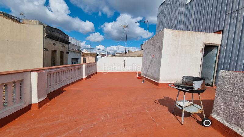 Foto d4bc82e3-73b6-4cb5-b451-18a5c92f57fd. Edificio en carrer de mar 111 edifici amb 2 locals i un habitatge en Badalona
