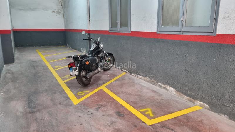 Foto 4804510b-388a-4e2e-95b1-0a1d9fe03cd3. Lloguer aparcament de moto a carrer de francesc layret 118 a Badalona