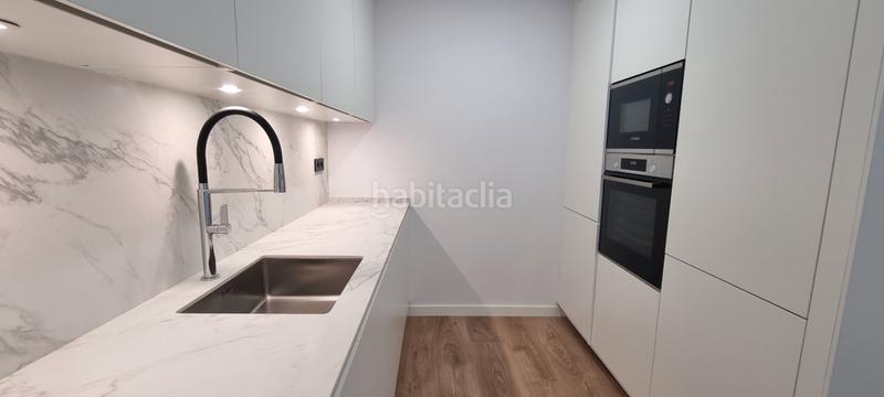 Foto e53d6af5-cd77-4027-b977-f1a01ed561f2. Lloguer pis amb calefacció a Centre Badalona