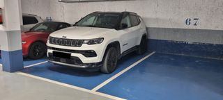 Aparcament cotxe a Riera de canyadó 48. Pàrquing en venda per cotxe gran