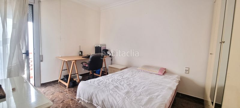 Foto b701795d-1907-4e57-a5a6-75f82d0456c1. Casa amb calefacció aparcament a Centre Badalona