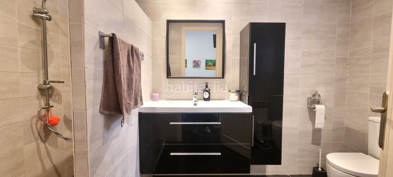 Foto d3be5745-793a-491e-94be-f24f60ca64b5. Casa amb calefacció aparcament a Centre Badalona
