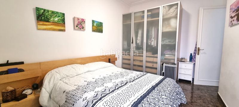 Foto f51fc074-8bbb-4786-b920-b523c85e5089. Casa amb calefacció aparcament a Centre Badalona