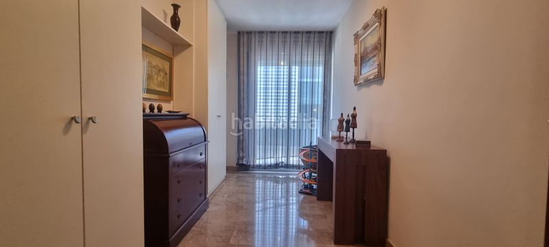 Foto 1dbb2508-e12d-4fe1-a98f-77598d9b6df9. Casa amb xemeneia calefacció aparcament a Centre Badalona