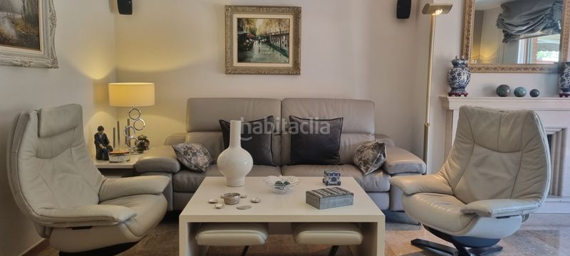 Foto 41837ccf-06a1-4d4d-a4a5-98a1ab80ed7c. Casa amb xemeneia calefacció aparcament a Centre Badalona