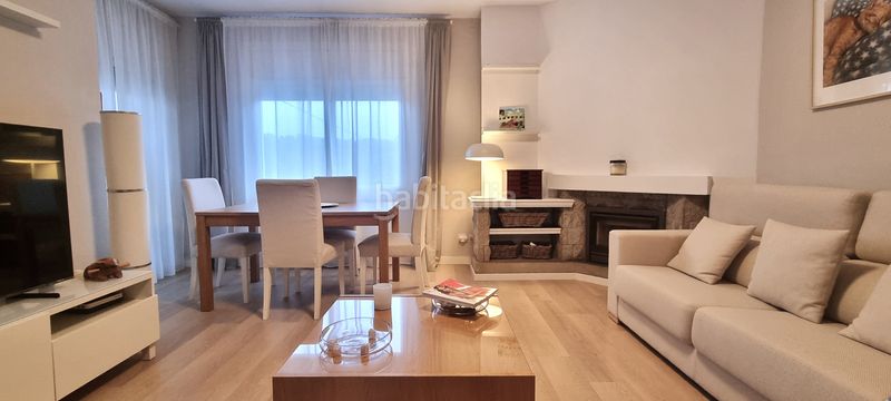 Foto 5709f674-8aa3-4415-a961-a2d37ef209a4. Etagenwohnung mit kamin heizung pool in Mas Ram Badalona