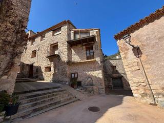 House  Plaza mayor. Casa gran en mig de vallespinosa