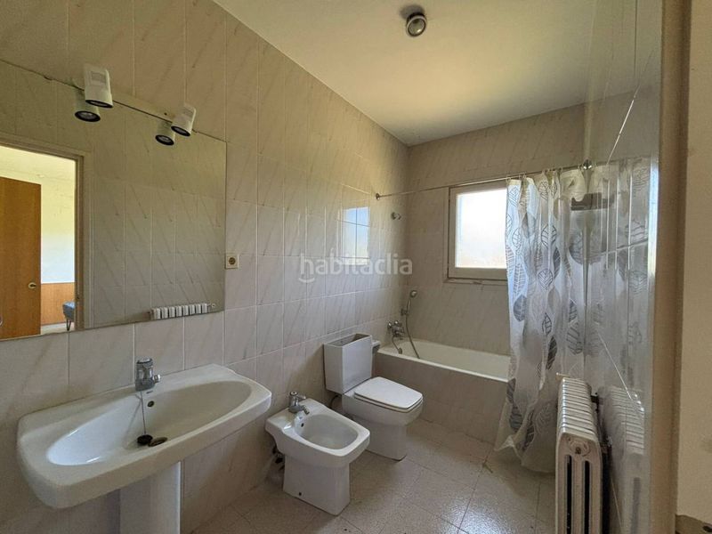 Foto 0abd7367-b66d-4cc4-b945-d5a19dafad1a. Casa a Llacuna (La)