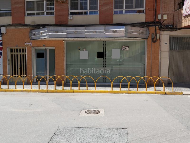 Foto 4036f196-7f3d-4117-9201-0a093deea1e5. Local comercial alquila o vende local comercial en Villena