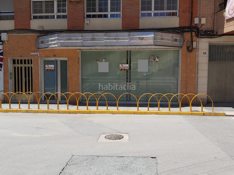 Foto 42fc33eb-2467-453e-881f-b8b04f173b00. Local comercial alquila o vende local comercial en Villena