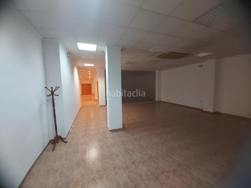 Foto dc1f7289-b6c5-4d61-93e6-a7ef63316fe8. Local comercial alquila o vende local comercial en Villena