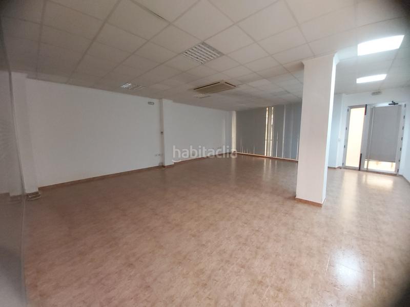 Foto ecb84a26-6e97-4d6e-8425-7decb8e3fc7e. Local comercial alquila o vende local comercial en Villena