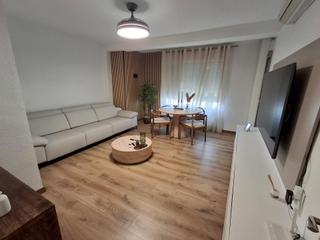 Flat in Maestro Carrascosa - Banda de Música. Vende 2 piso amplio y totalmente reformado