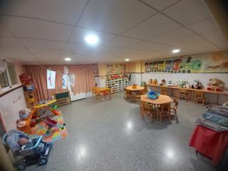 Local Comercial  Poetisa gloria fuertes. Vende local comercial