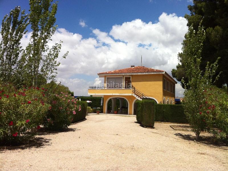 Foto 7470d3c2-8f87-435d-ac16-3bae0aa954ac. Chalet avec piscine dans Las Cruces Villena