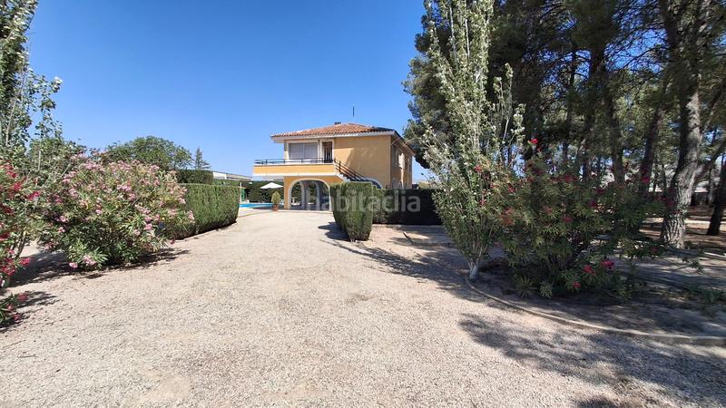 Foto 97137bbd-bab4-45ac-86cc-b9f4d1da705e. Chalet avec piscine dans Las Cruces Villena