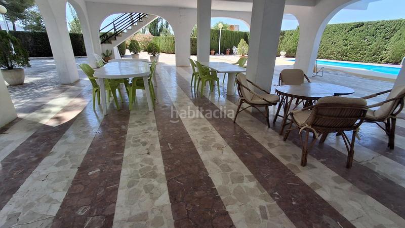 Foto dd4bb950-d3df-49a8-84e6-a96a7dc112bc. Chalet avec piscine dans Las Cruces Villena