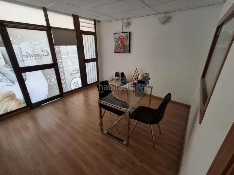 Foto 7c2314d5-67d9-403d-931f-839ba07f2069. Local comercial vende o alquila local comercial en Villena