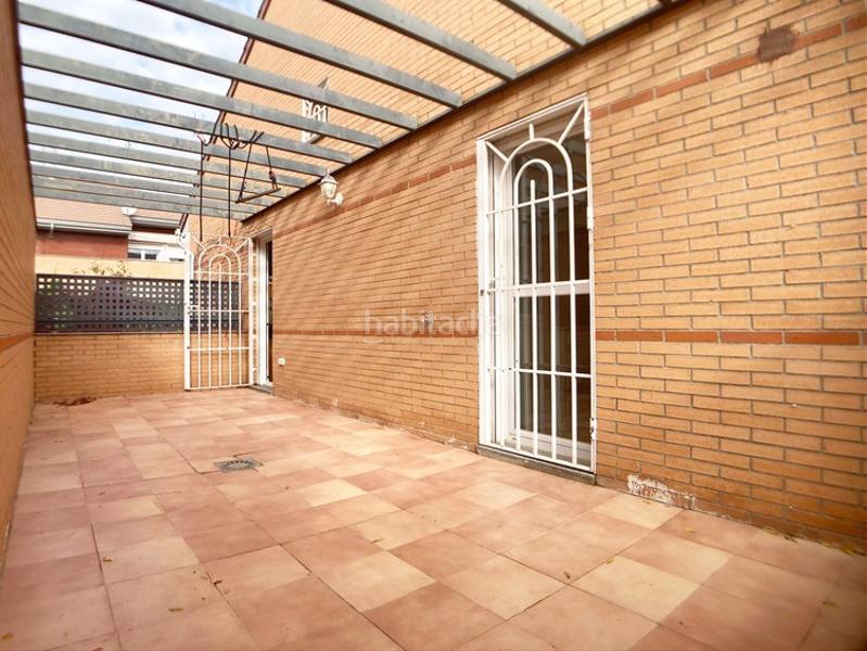 Foto 24e97a2e-8de9-44a1-9ce1-ac4b9a398169. Rent chalet with heating parking in Miramadrid Paracuellos de Jarama