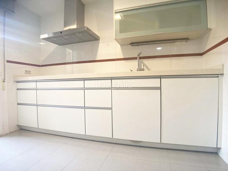 Foto b23fe2d8-3658-493d-bb20-5ec952ba962e. Rent chalet with heating parking in Miramadrid Paracuellos de Jarama