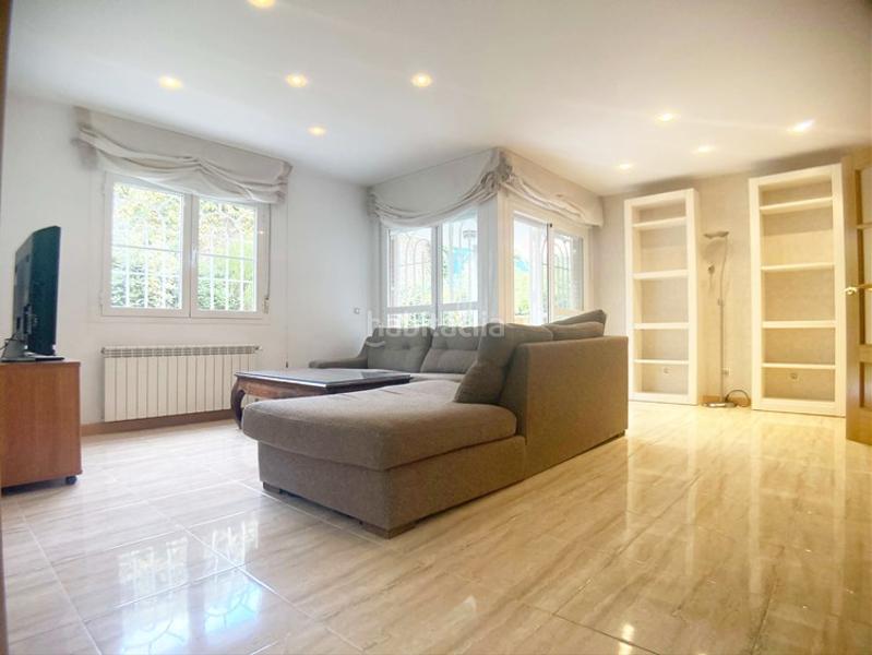 Foto d009af25-44e4-4843-b822-a1b5cdd2e33c. Rent chalet with heating parking in Miramadrid Paracuellos de Jarama