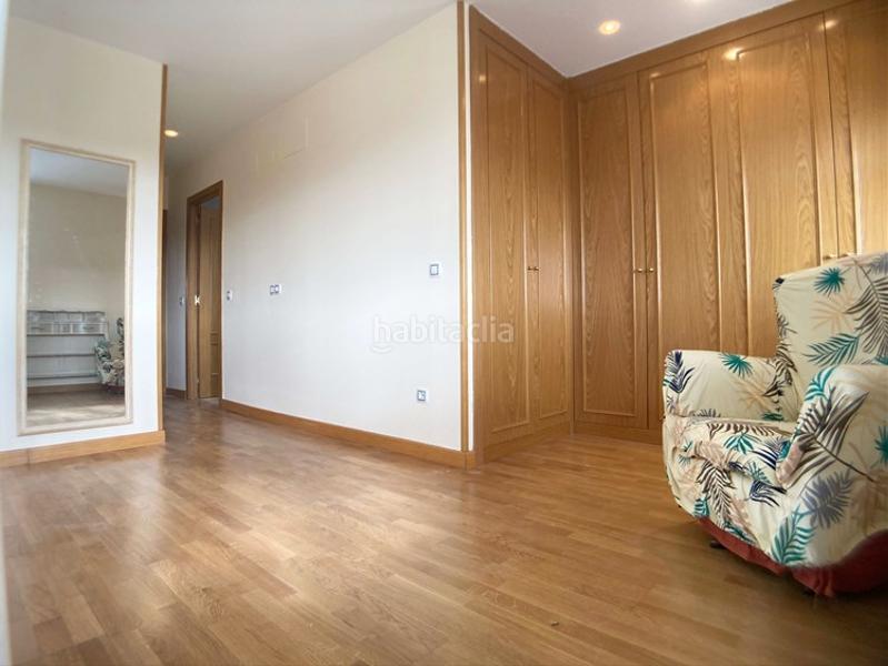 Foto d3723626-faf9-4edb-a601-8c07ebdaab8d. Rent chalet with heating parking in Miramadrid Paracuellos de Jarama