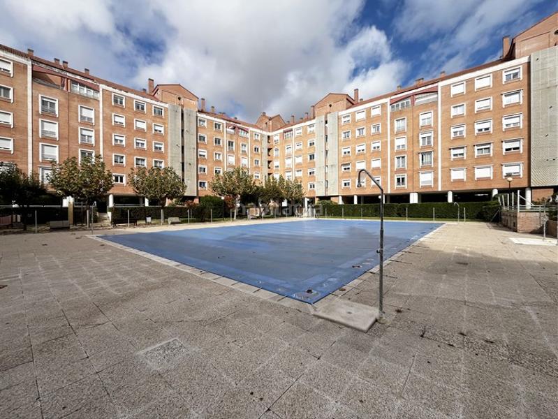 Foto db58efcc-708b-46f7-abca-6dd26f70ab46. Miete etagenwohnung mit heizung parking pool in Marroquina Madrid